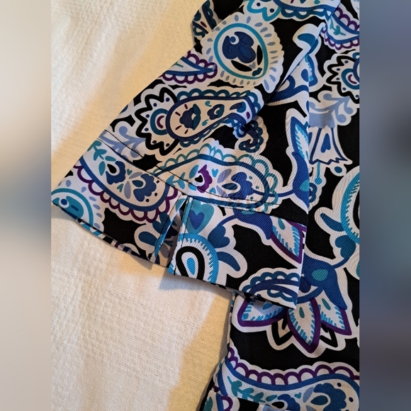 Butter Soft women's size Medium scrub top, Pants are Medium Petit both VGUC - Picture 2 of 11